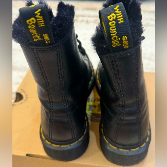 Dr. Martens Serena boot almost new - Picture 3 of 6